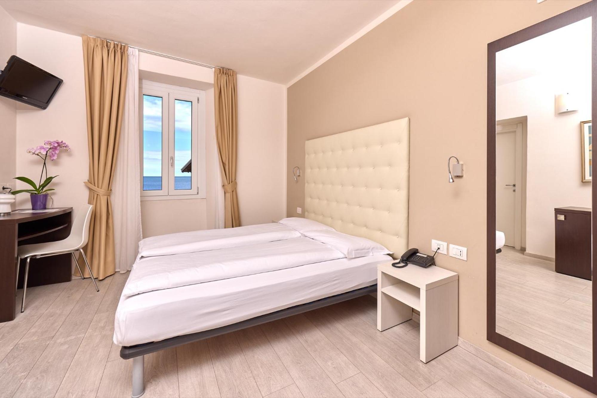 Hotel Geier Torbole Sul Garda Eksteriør bilde