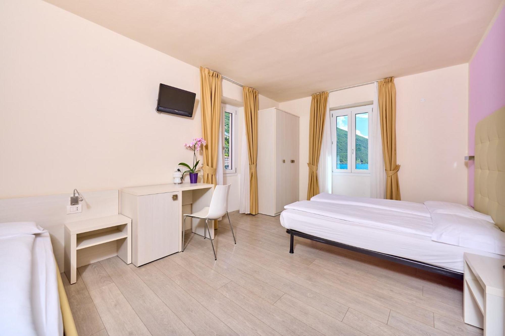 Hotel Geier Torbole Sul Garda Eksteriør bilde